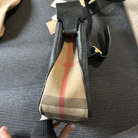 Burberry Helmsley Crossbody - Picture 4 of 8